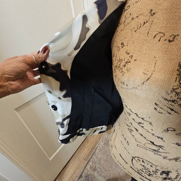 St. John Couture Cropped Floral Accents Blazer Jacket - Picture 6 of 15